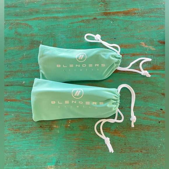 2x1 Blenders Gloss Clear/Polarized Gradient Sunglasses in sea-glass green color. - Picture 3 of 4